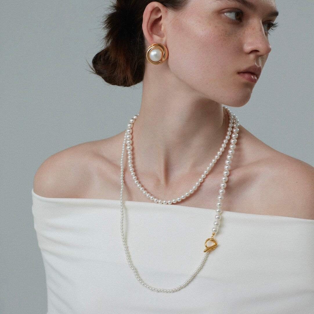 A Muti-Way Pearl Necklace